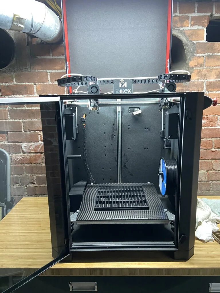 Enclosed industrial 3D printer in the MIDDLESYS shop